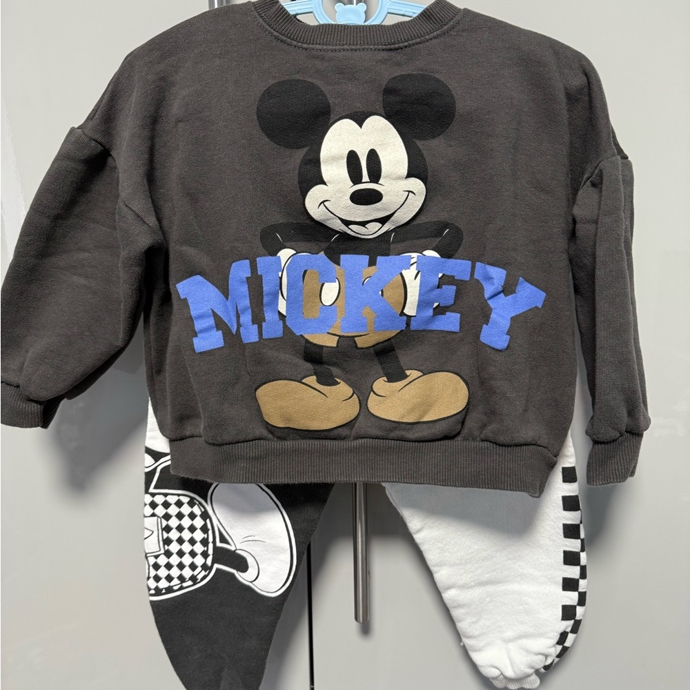 Zara 3-4T Mickey Mouse Sweatshirt and Pants bundle